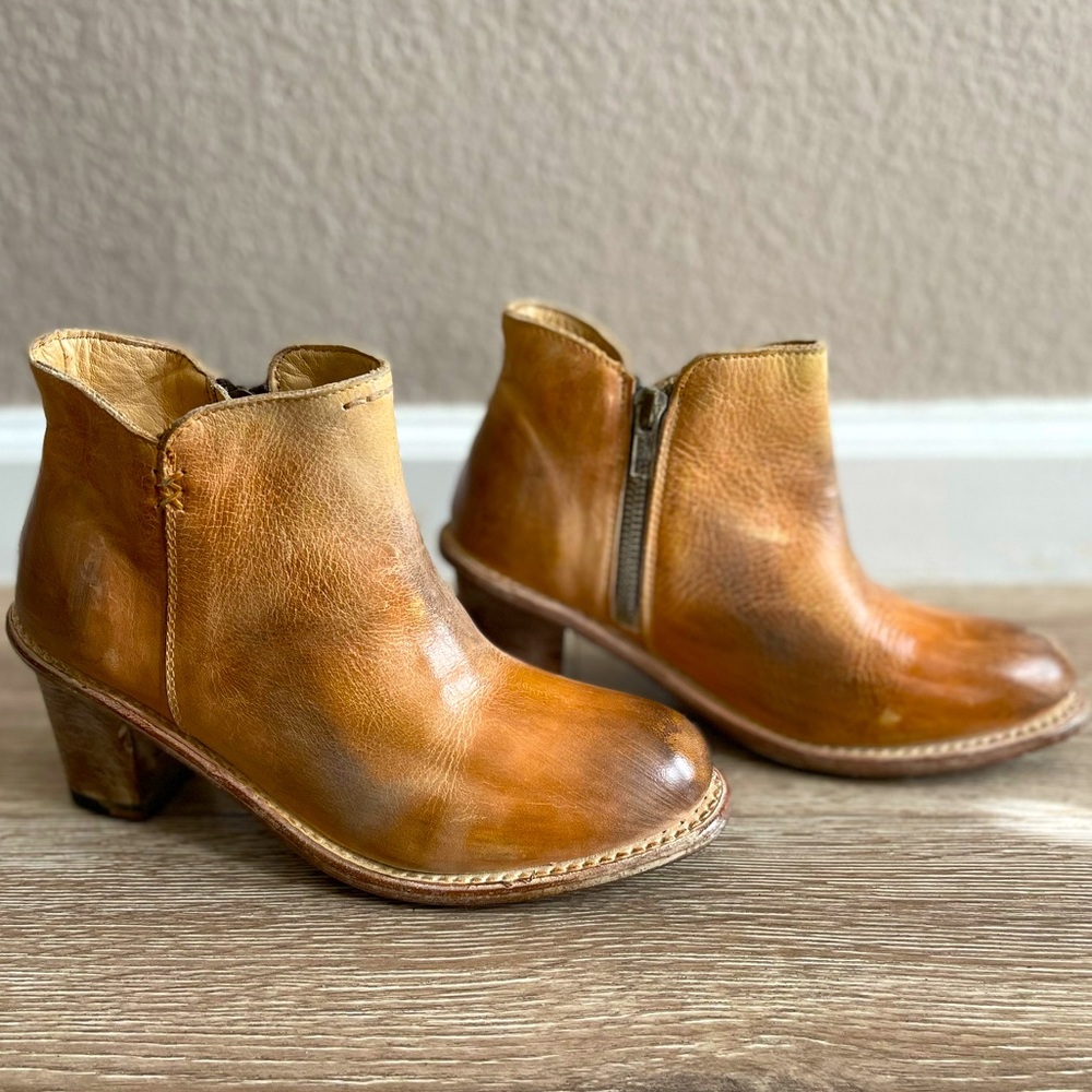 Bedstu Distressed Leather Booties size 6
